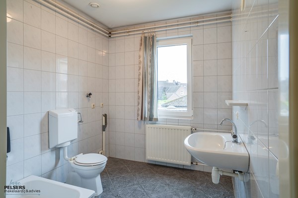 Medium property photo - Rijksweg 27G, 5953 AA Reuver